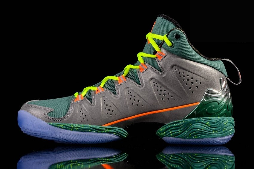 Фото № 1 с приближением к товару «‎Nike Air Jordan Melo M10 Christmas Edition »