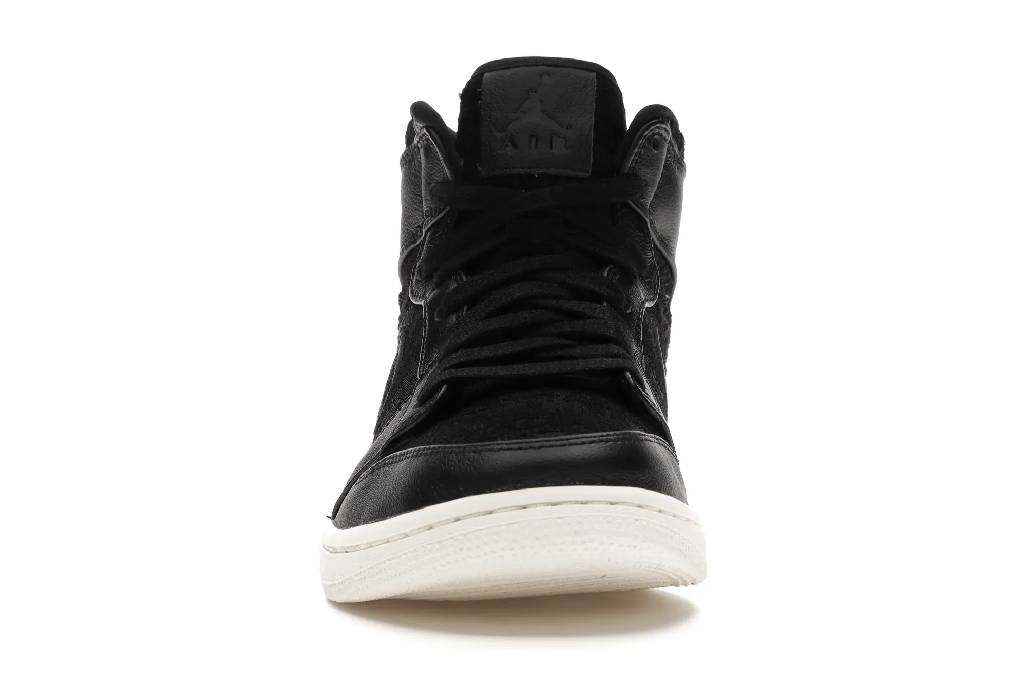 Фото № 2 с приближением к товару «‎Jordan 1 Retro High Black Sail »