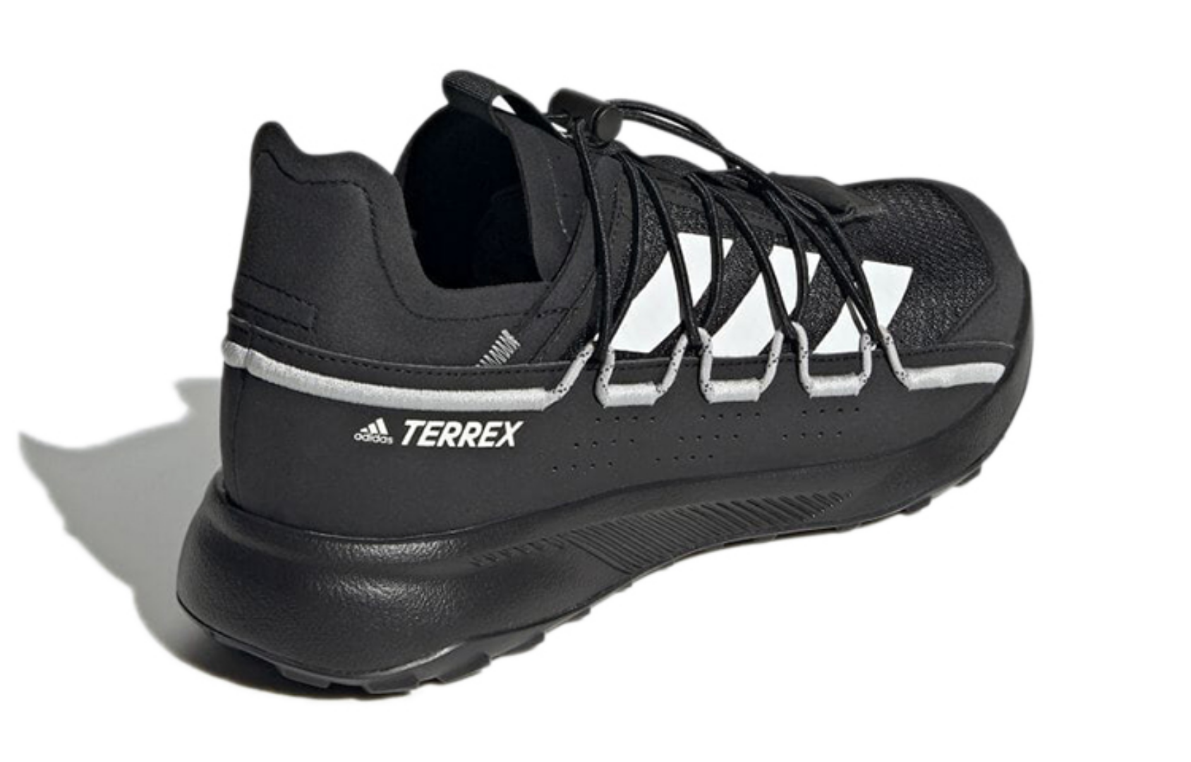 Фото № 4 с приближением к товару «‎adidas Terrex Voyager 21 Travel BlackWhite»