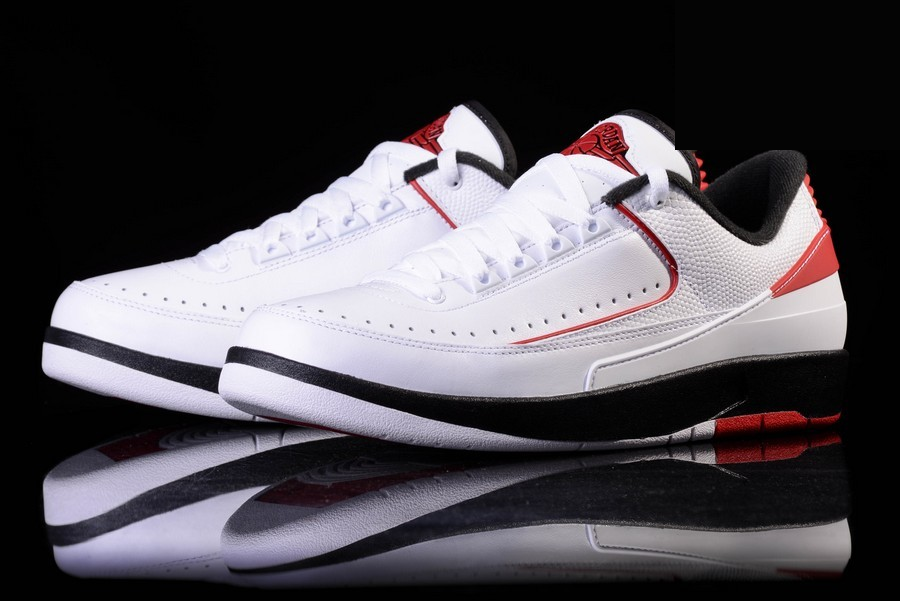 Фото № 2 с приближением к товару «‎Nike Air Jordan 2 Retro Chicago »