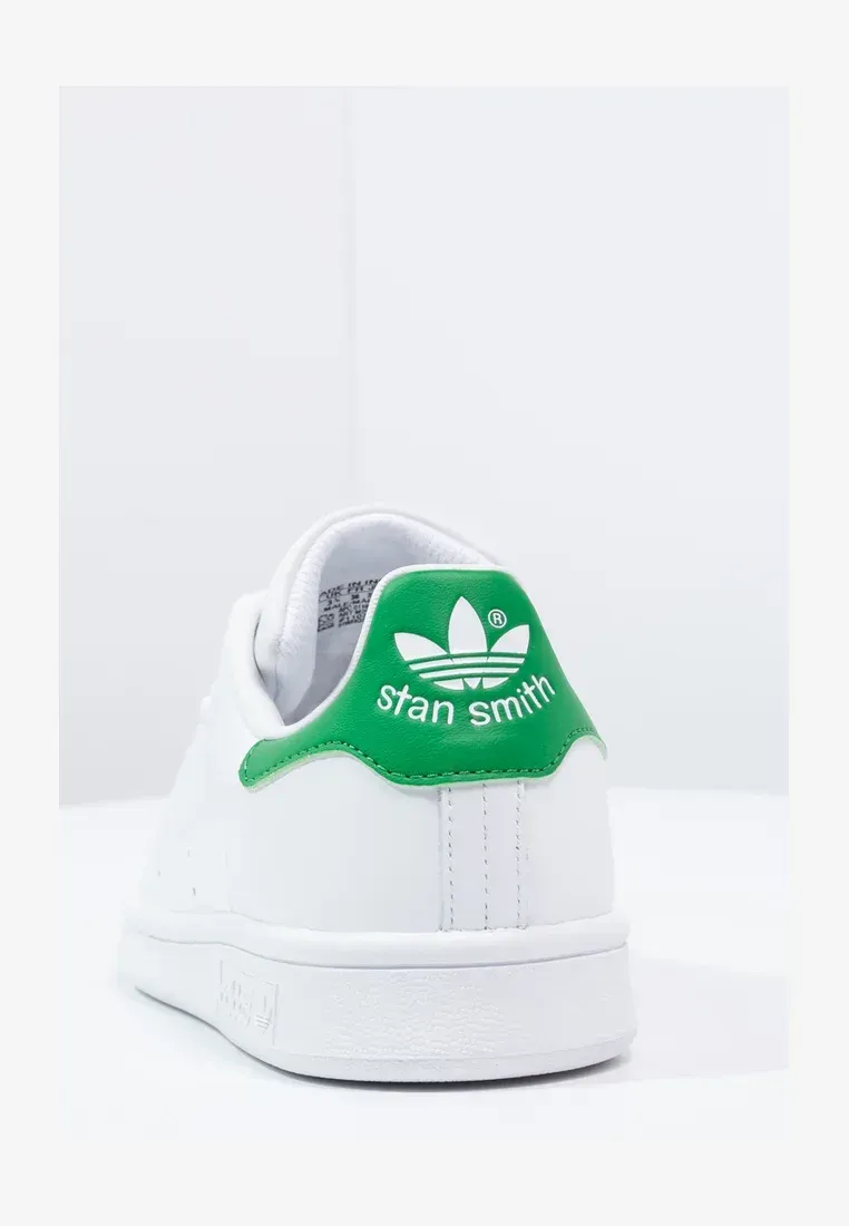 Фото № 4 с приближением к товару «‎STAN SMITH»