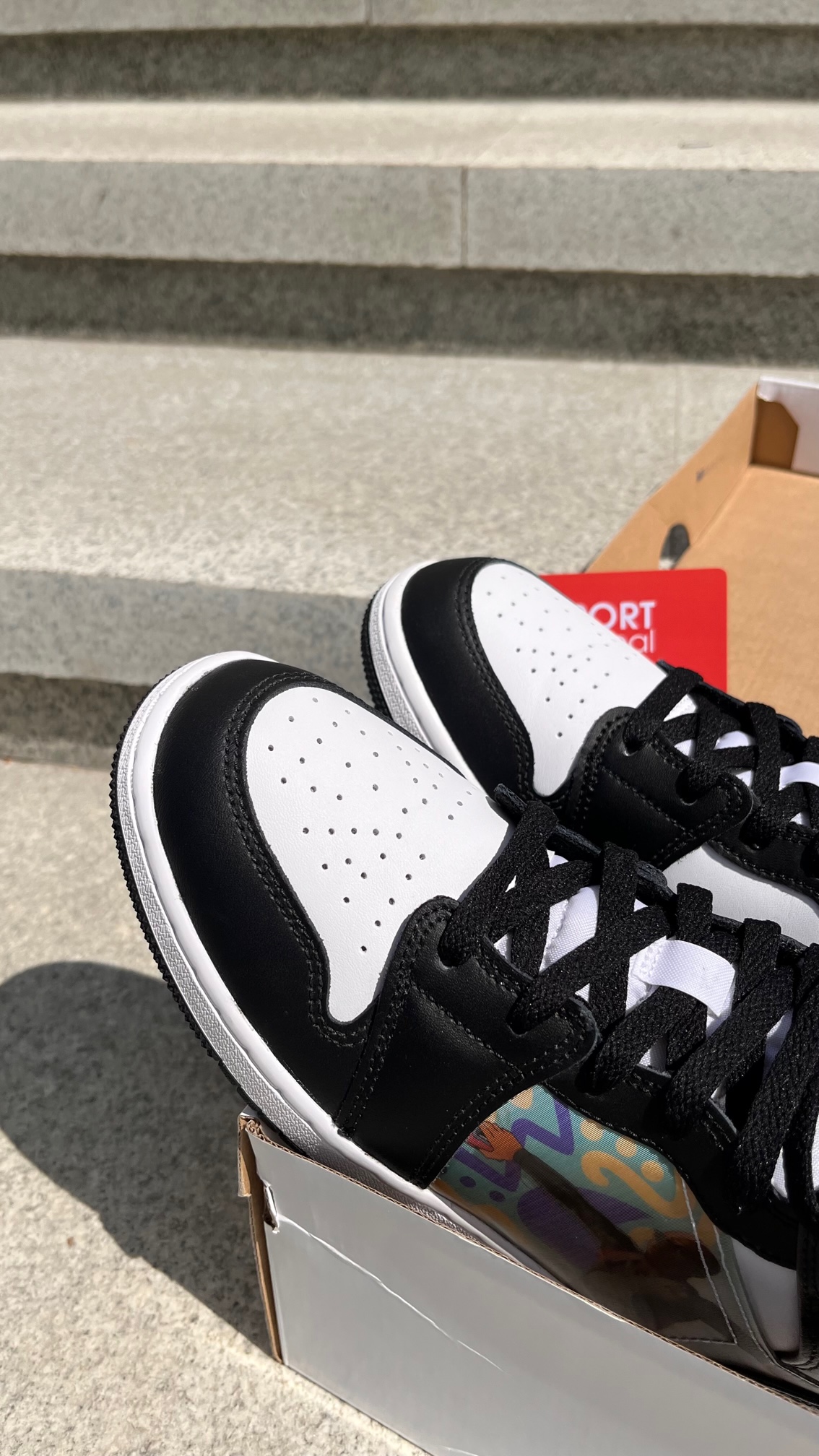 Фото № 3 с приближением к товару «‎Air Jordan 1 Mid»