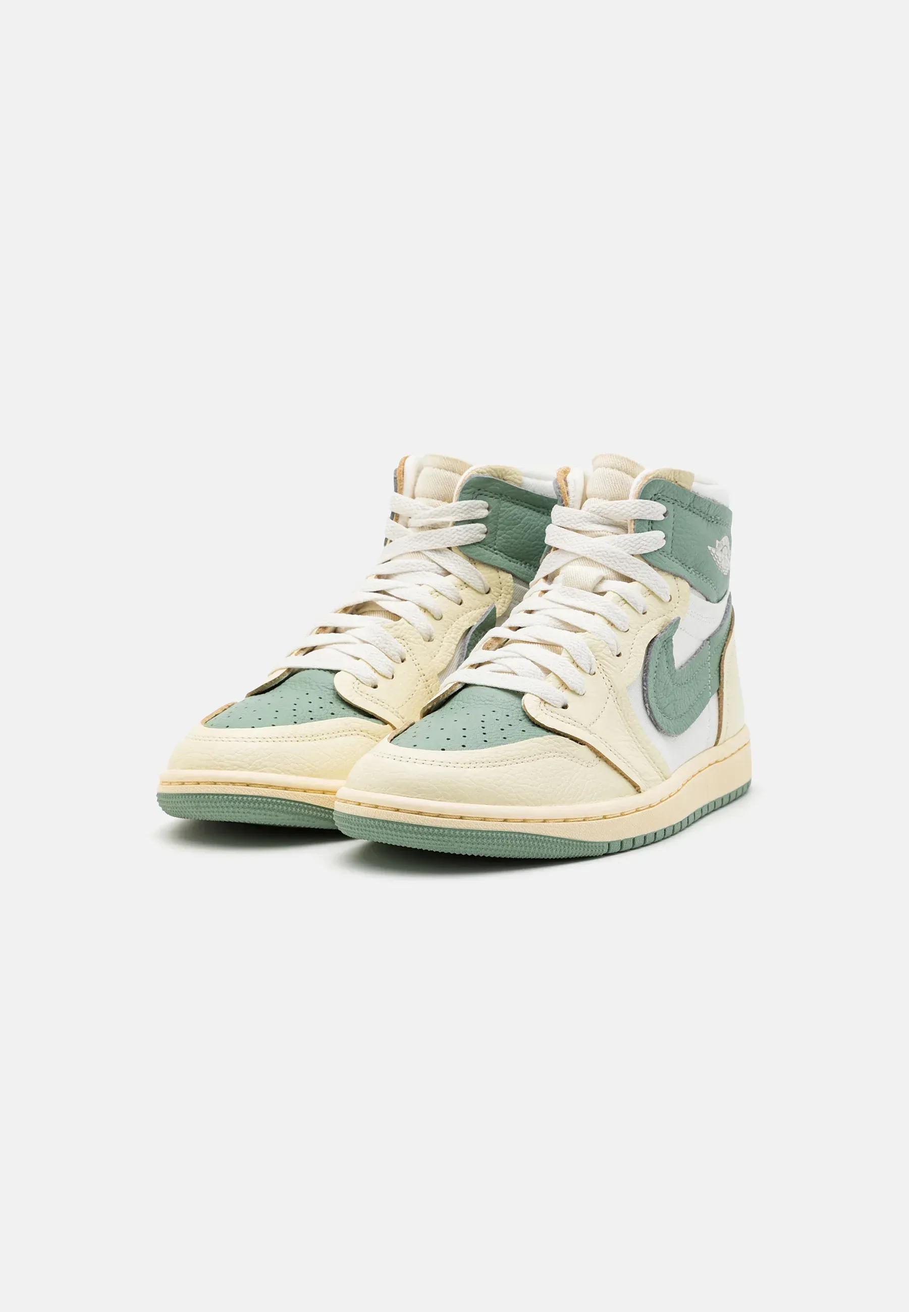 Фото № 2 с приближением к товару «‎AIR JORDAN 1 HIGH METHOD OF MAKE»
