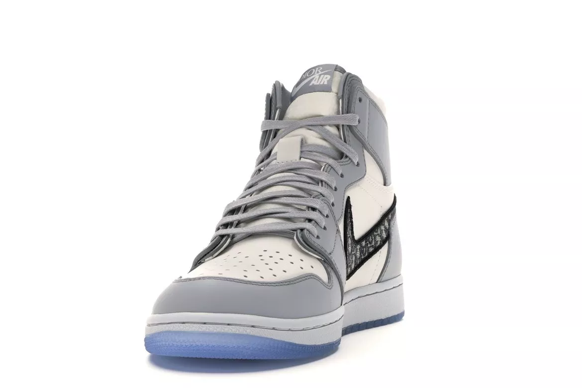 Фото № 3 с приближением к товару «‎Jordan 1 Retro High Dior»