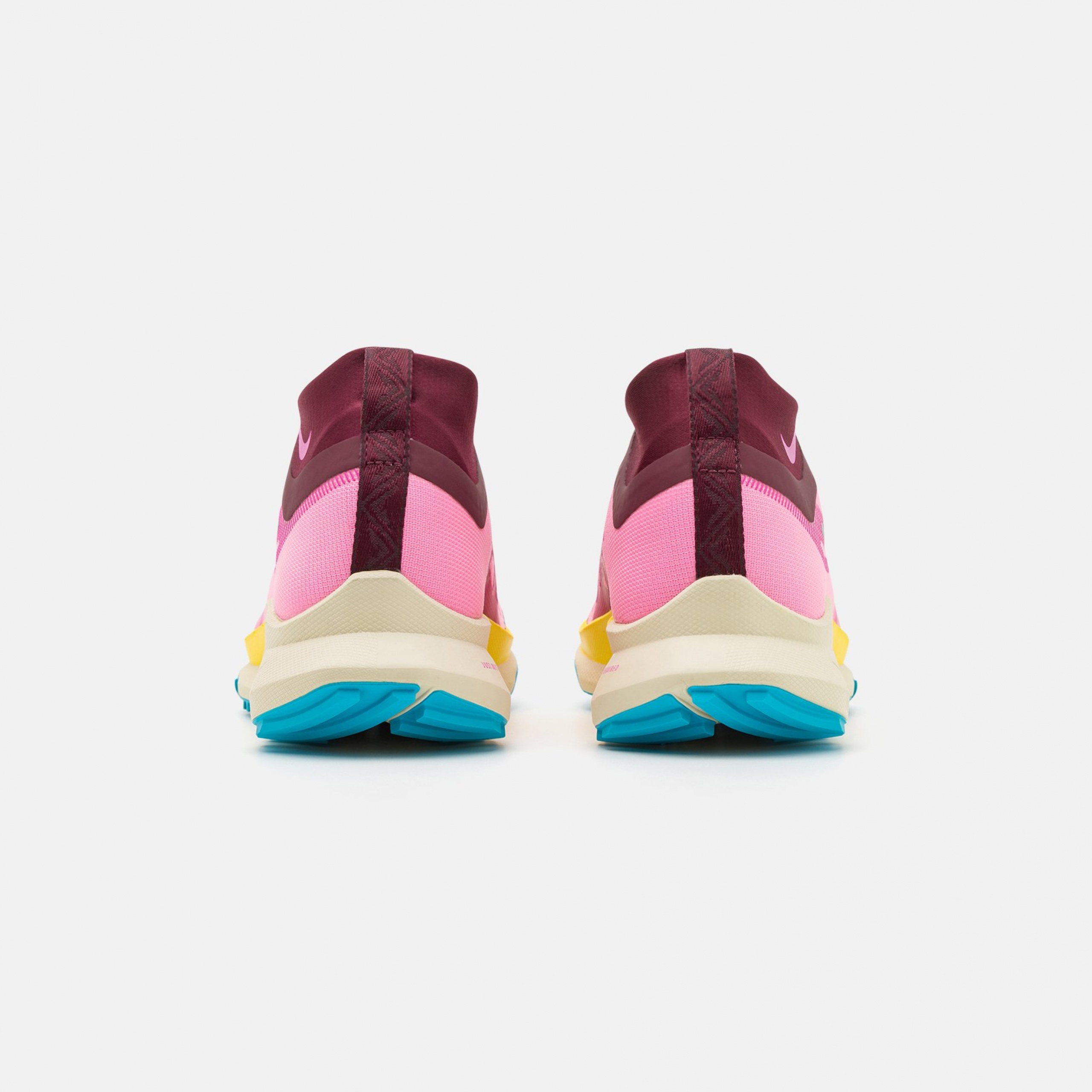 Фото № 3 с приближением к товару «‎Nike Wmns React Pegasus Trail 4 Gtx »