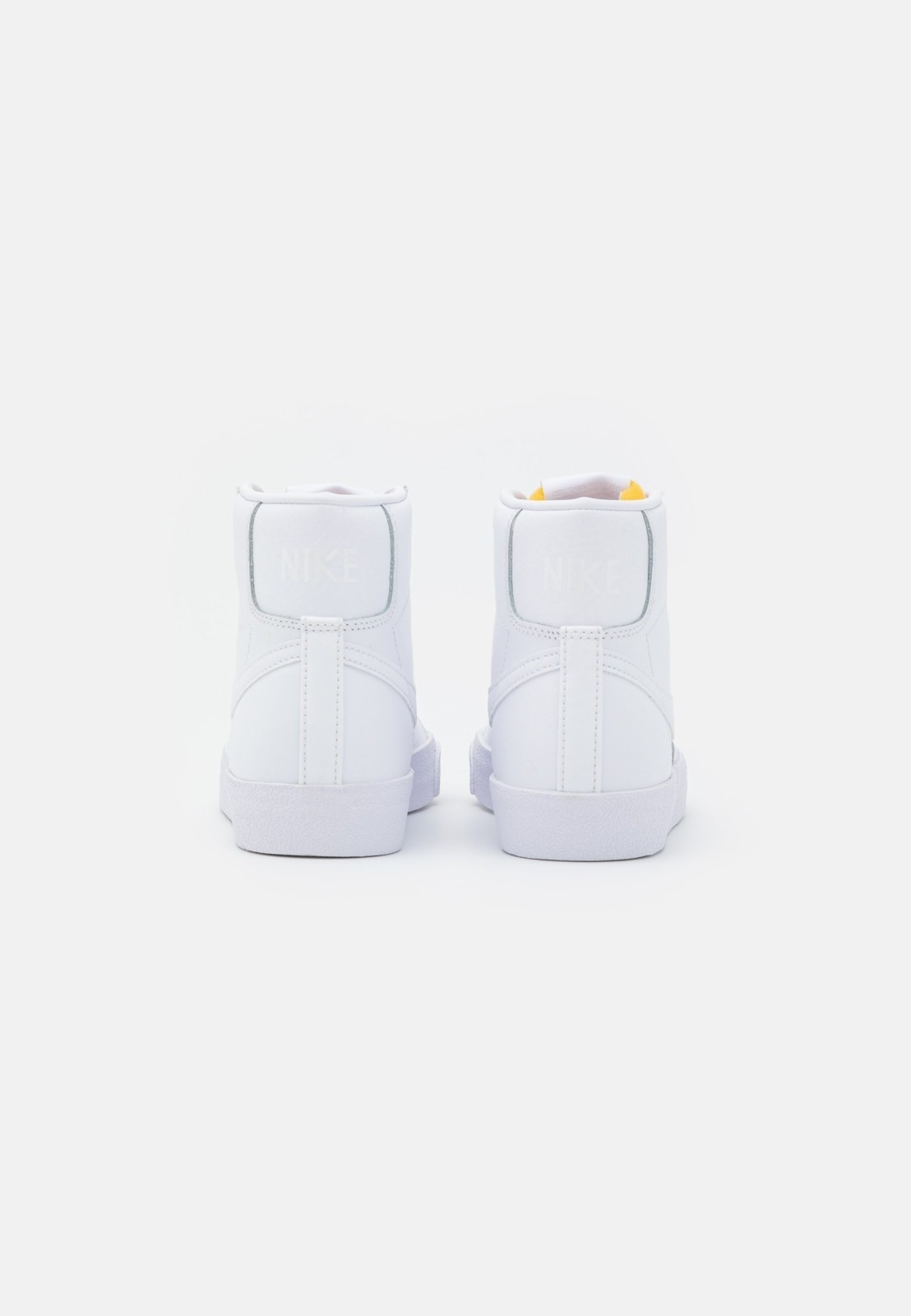 Фото № 3 с приближением к товару «‎Nike Blazer 77 »