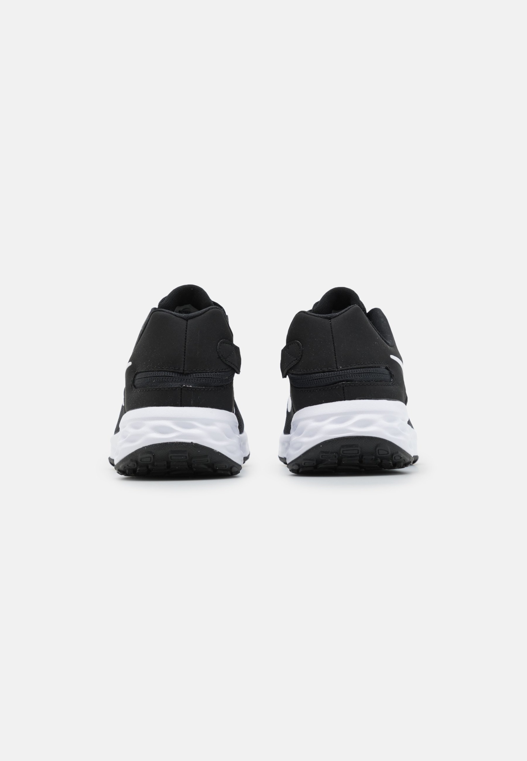 Фото № 3 с приближением к товару «‎Nike Revolution 6 Flyease»