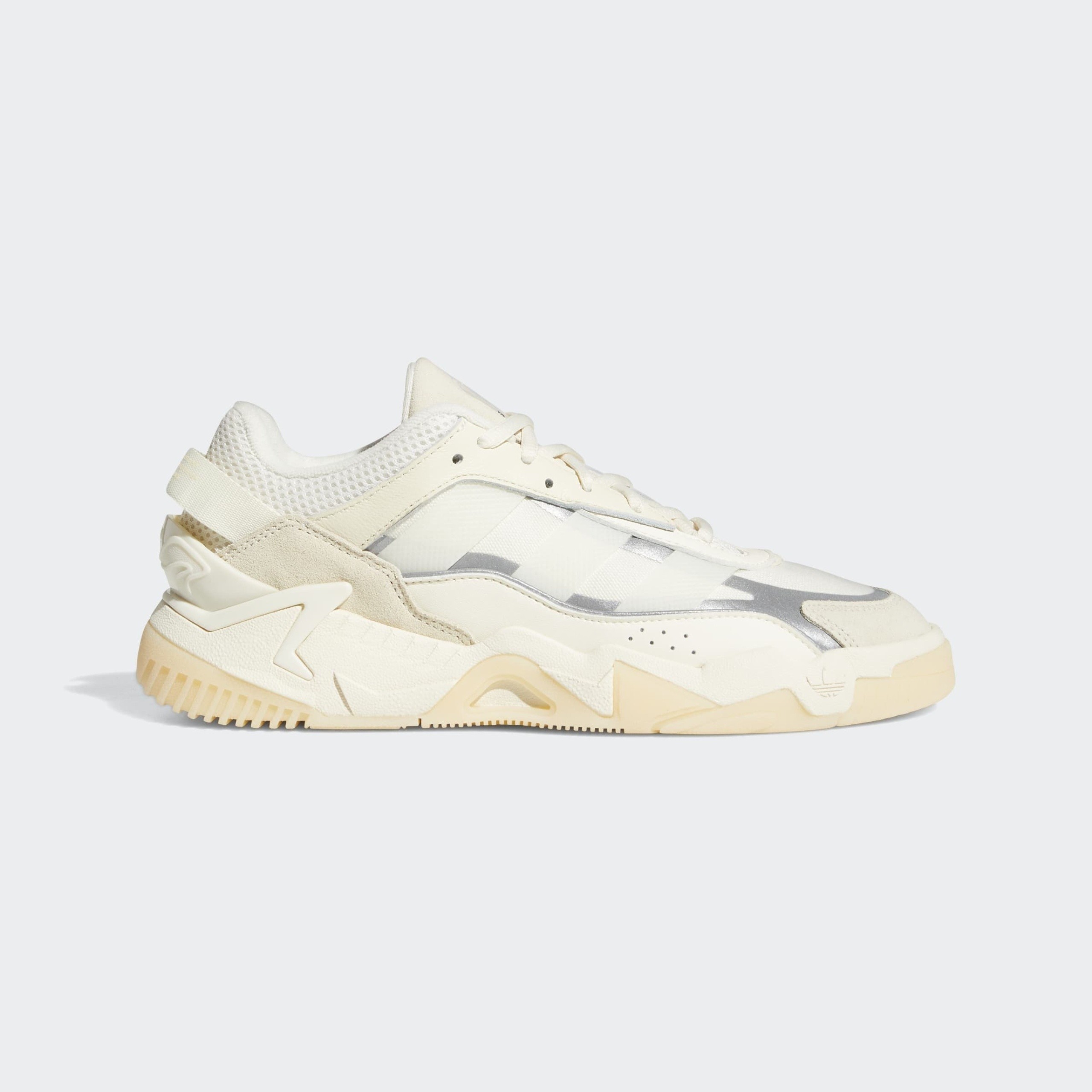 Фото № 4 с приближением к товару «‎Adidas »