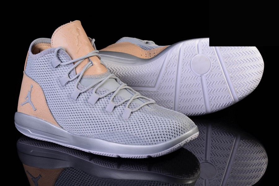 Фото № 2 с приближением к товару «‎Nike Air Jordan Reveal Premium Light »