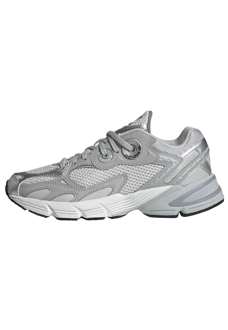 Фото № 1 с приближением к товару «‎Adidas Astir »