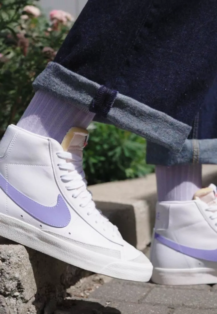 Фото № 2 с приближением к товару «‎BLAZER MID 77»