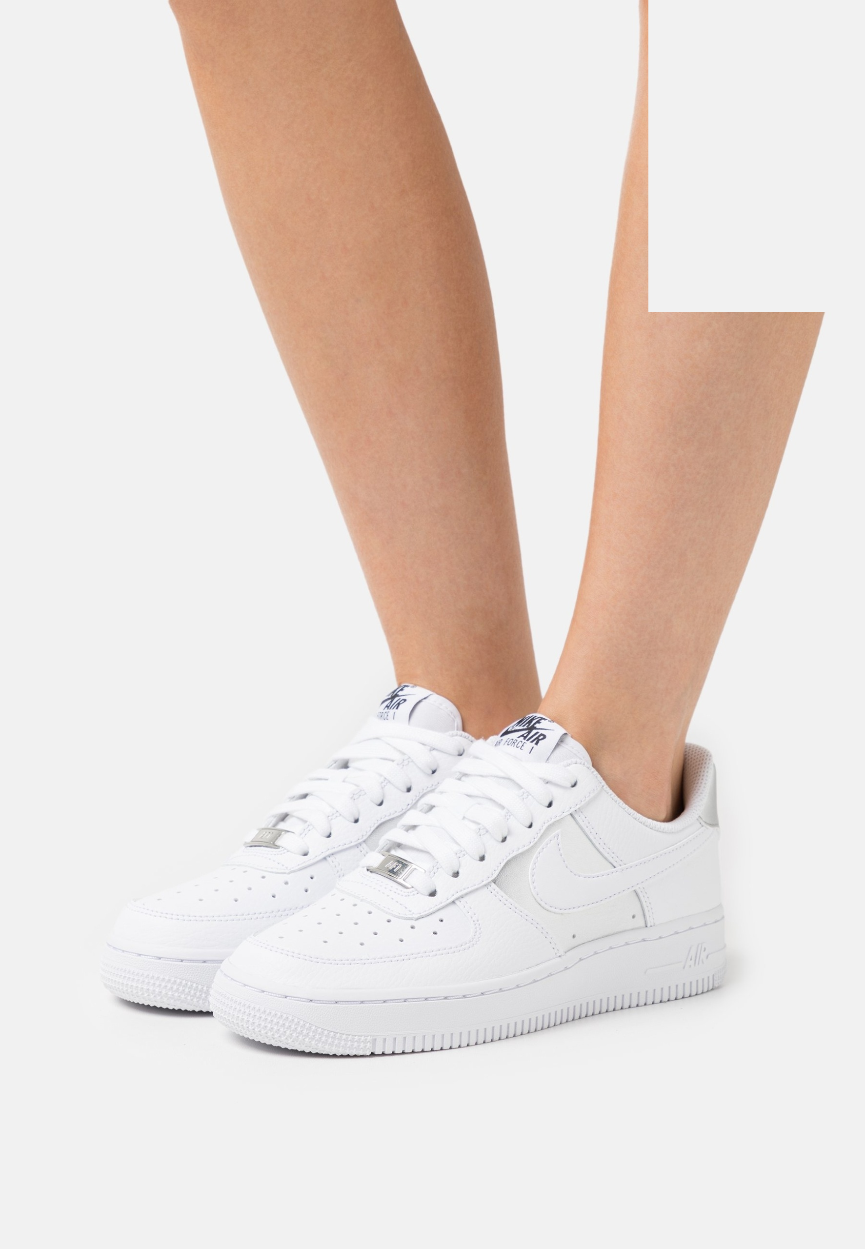 Фото № 2 с приближением к товару «‎Nike Air Force 1 ’07 Rec »