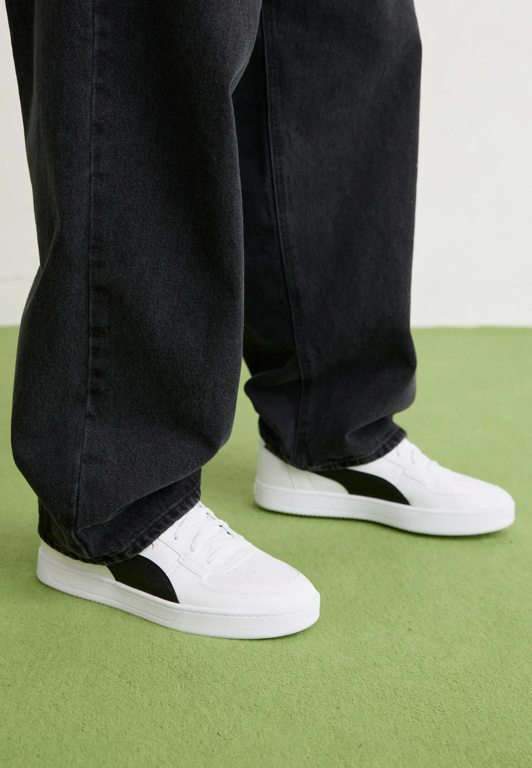 Фото № 2 с приближением к товару «‎CAVEN 2.0»