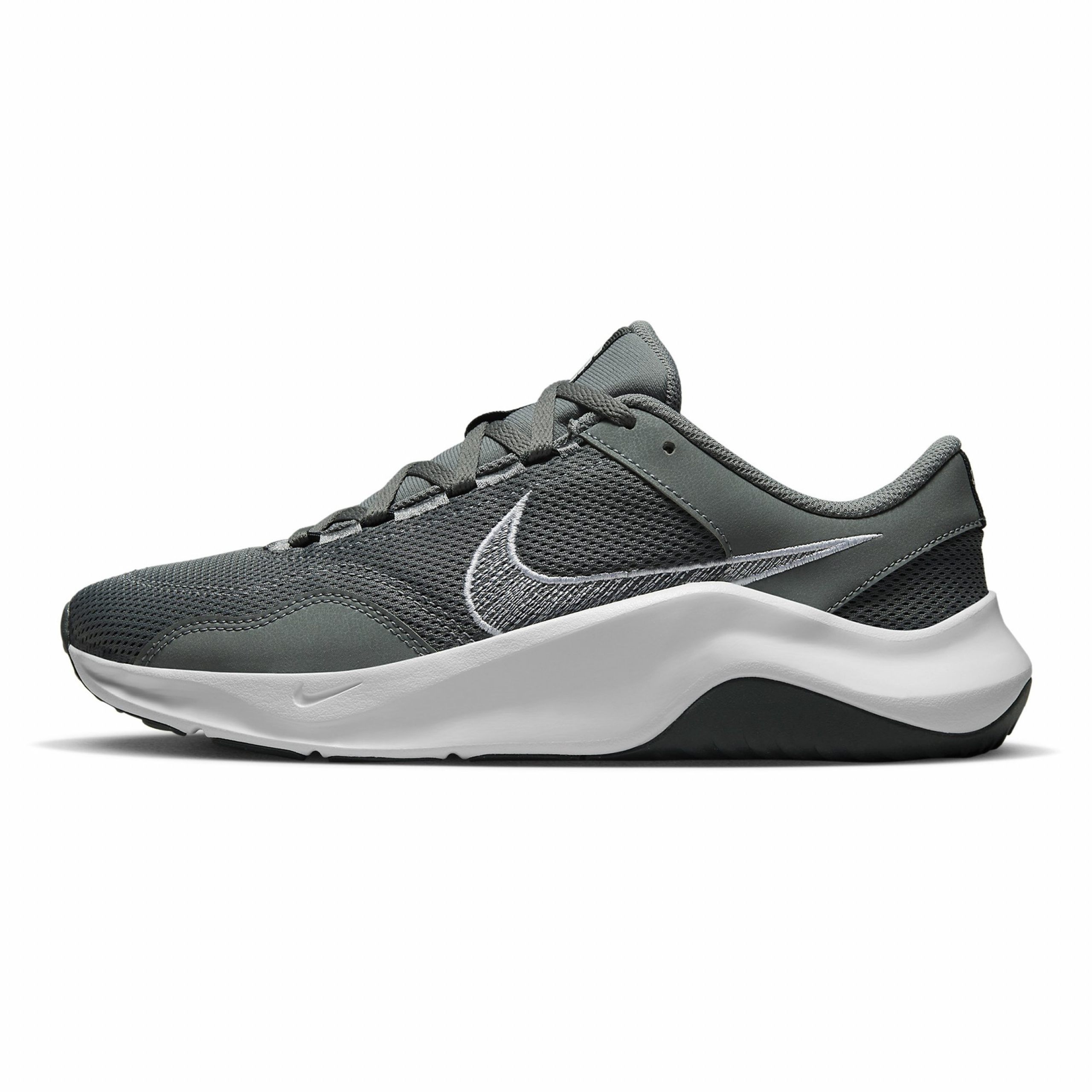 Фото № 1 с приближением к товару «‎Nike M Legend Essential 3 NN»