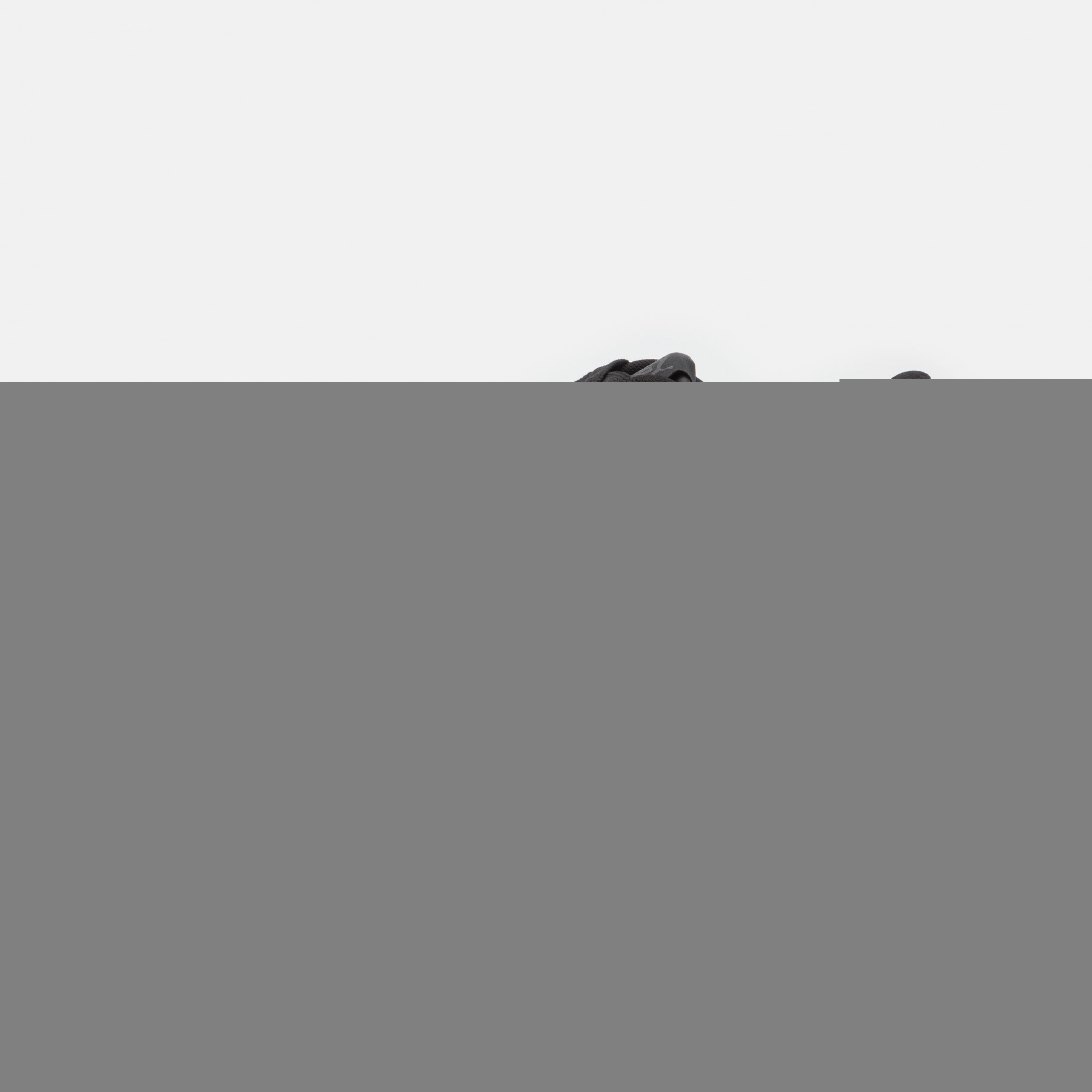 Фото № 1 с приближением к товару «‎Puma Carina 2.0 »