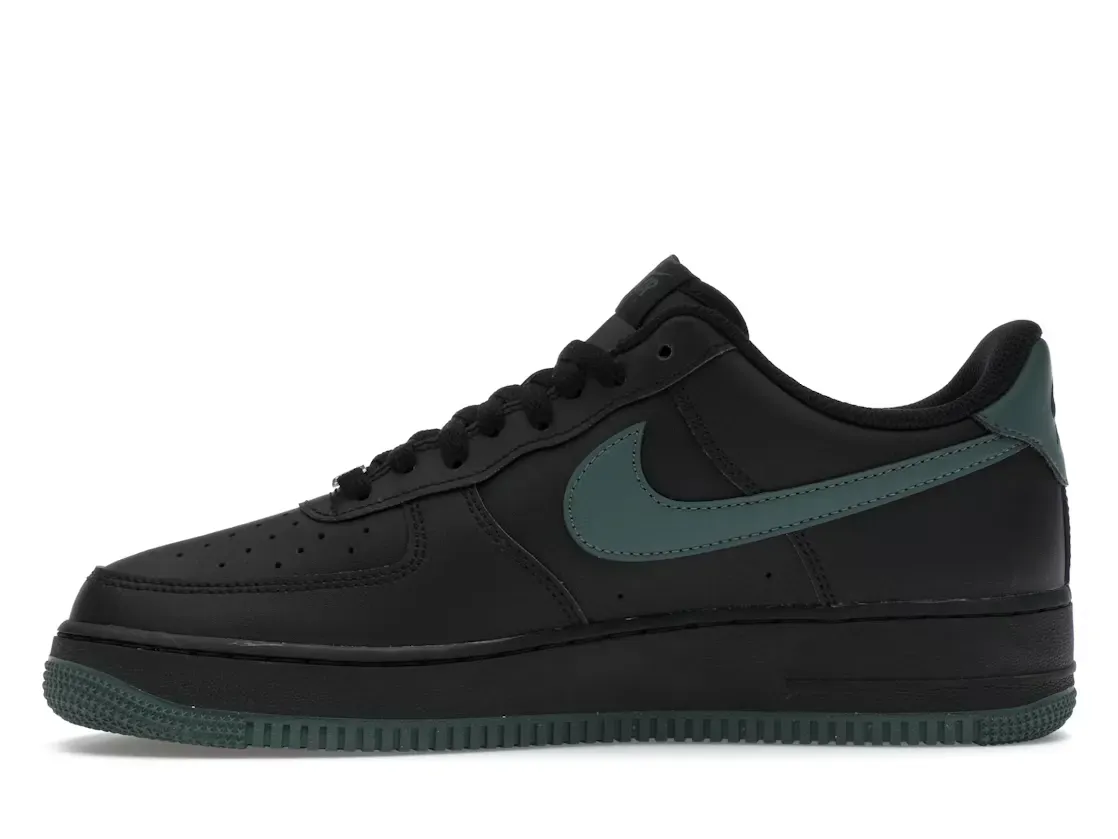 Фото № 3 с приближением к товару «‎Nike Air Force 1 Low '07»