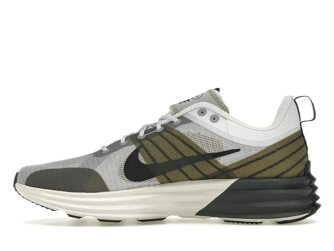 Фото № 3 с приближением к товару «‎Nike Lunar Roam»