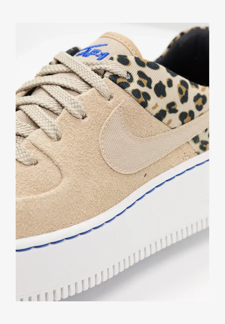Фото № 3 с приближением к товару «‎AIR FORCE 1 SAGE»