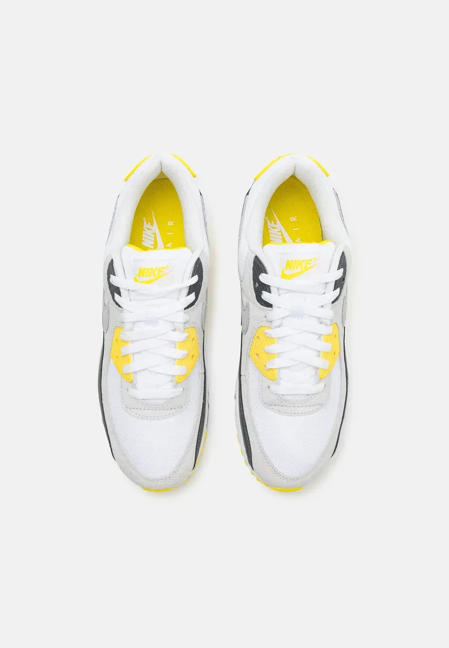 Фото № 4 с приближением к товару «‎AIR MAX 90»