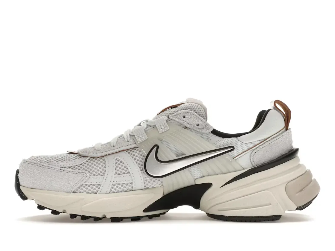 Фото № 3 с приближением к товару «‎Nike V2K Run»