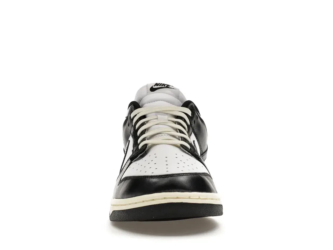 Фото № 2 с приближением к товару «‎Nike Dunk Low Vintage Panda »