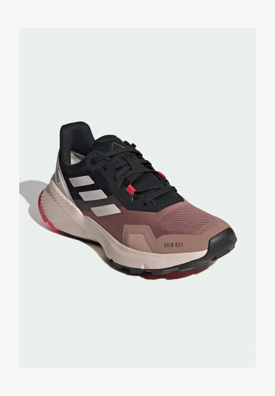 Фото № 2 с приближением к товару «‎Trail running shoes»