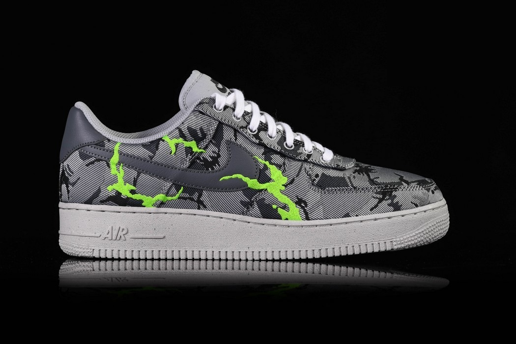 Фото № 2 с приближением к товару «‎Nike Air Force 1 ’07 LX Smoke Camo »