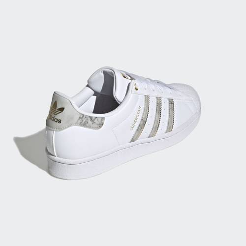 Фото № 5 с приближением к товару «‎Adidas Superstar»