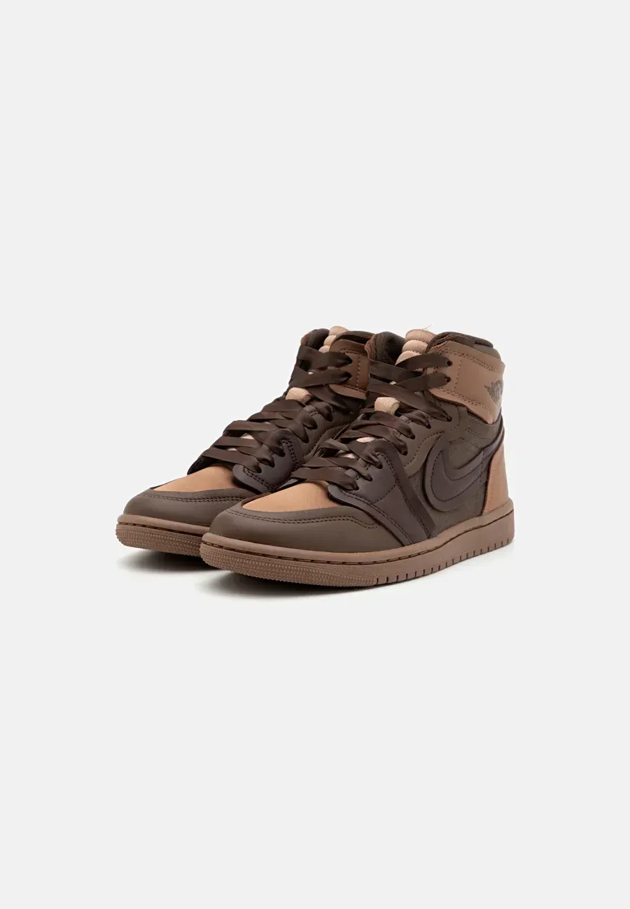 Фото № 4 с приближением к товару «‎AIR JORDAN 1»