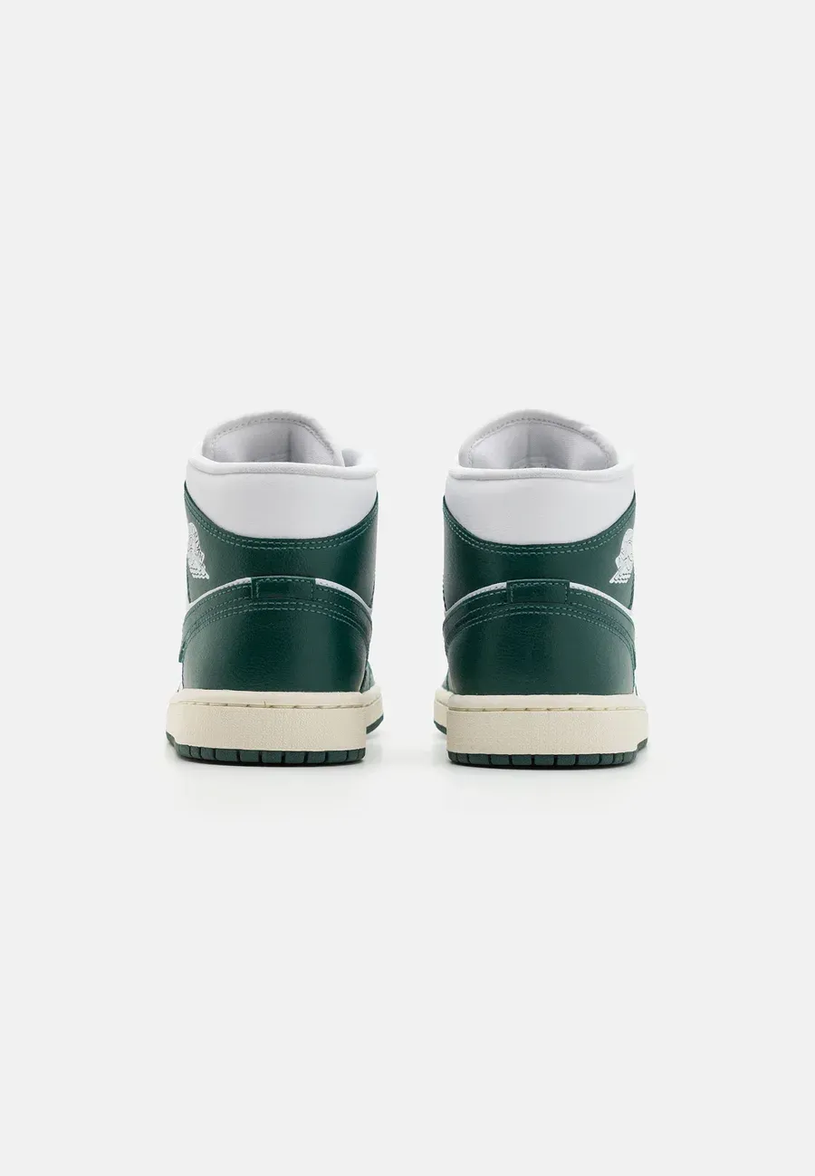 Фото № 3 с приближением к товару «‎AIR JORDAN 1 MID»