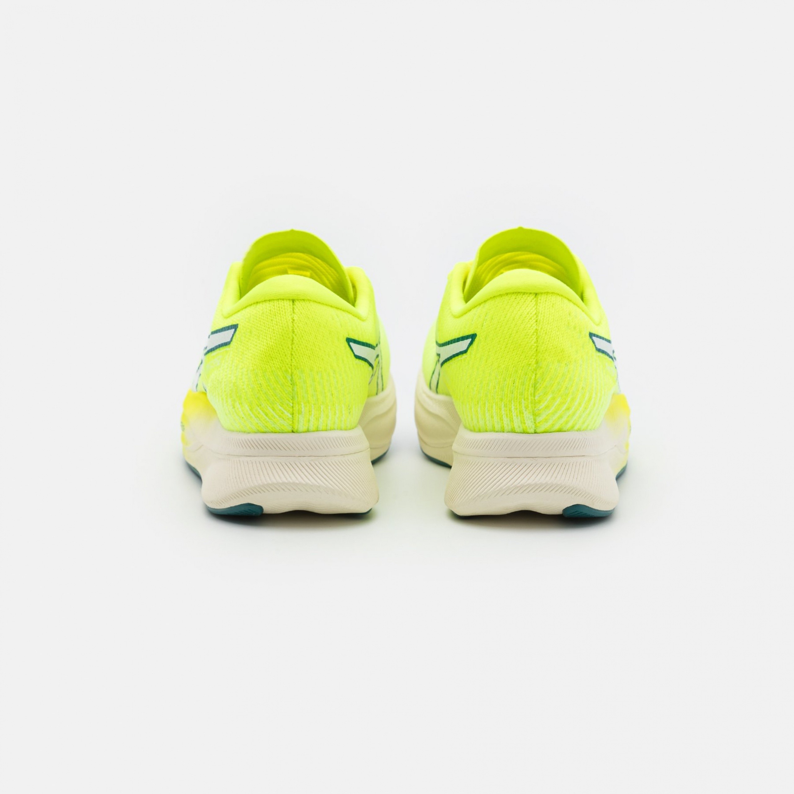 Фото № 3 с приближением к товару «‎Asics Magic Speed 2 »