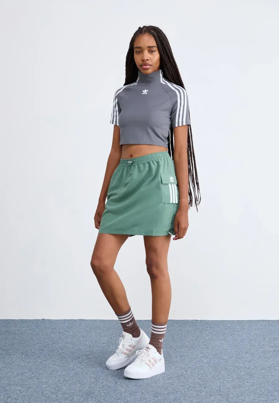 Фото № 2 с приближением к товару «‎FORUM BOLD STRIPES»