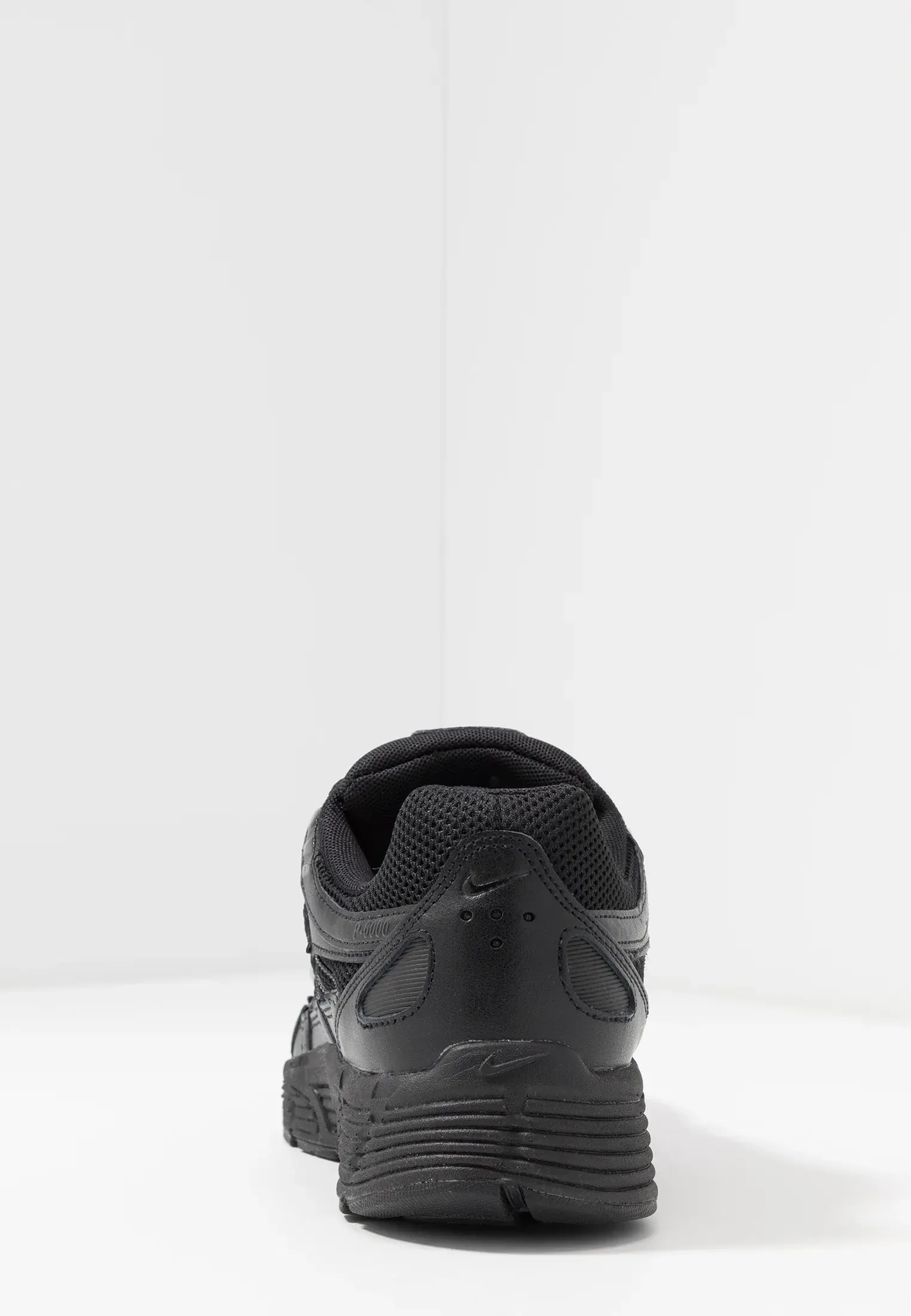 Фото № 4 с приближением к товару «‎P-6000 UNISEX»