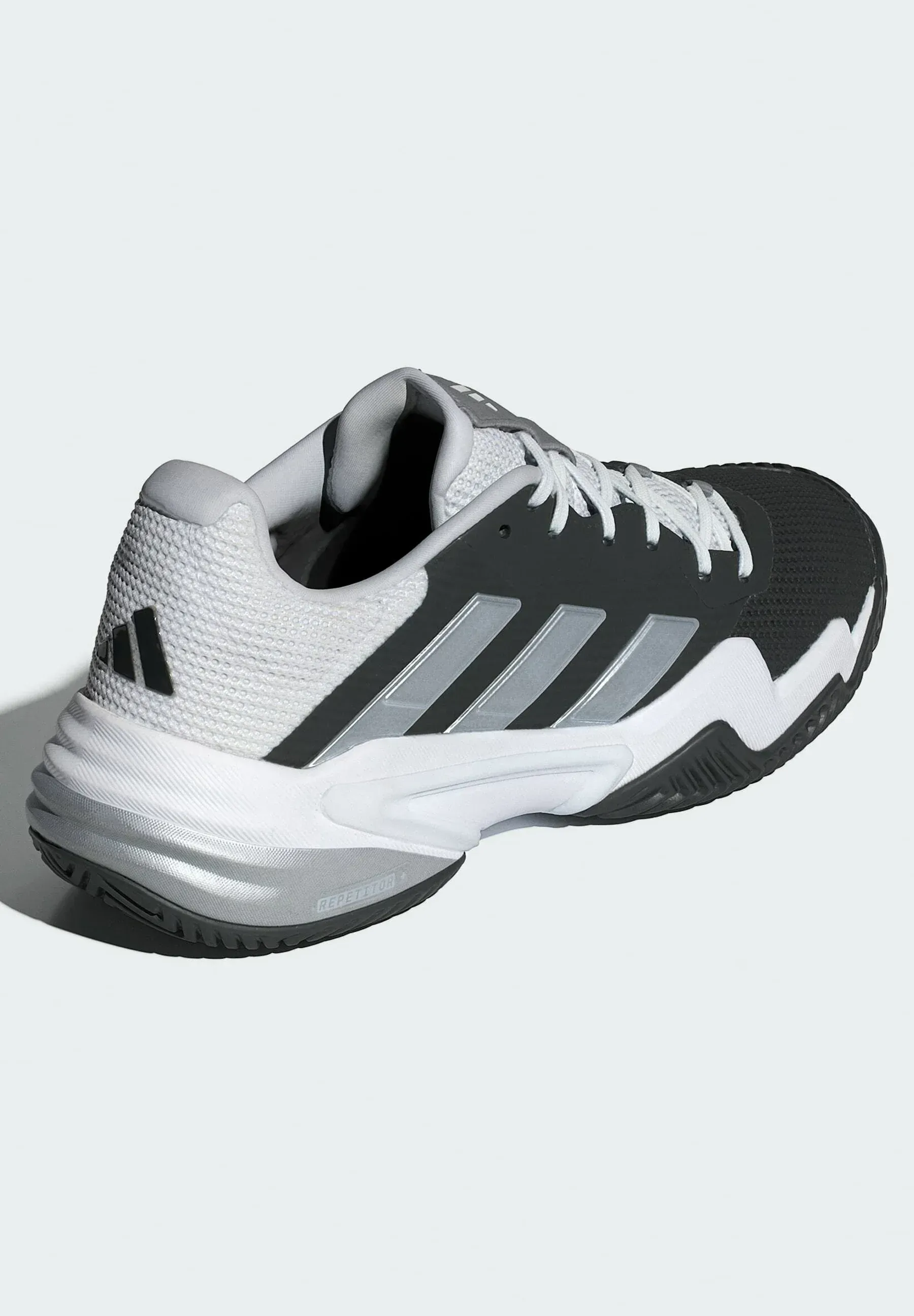 Фото № 4 с приближением к товару «‎BARRICADE»