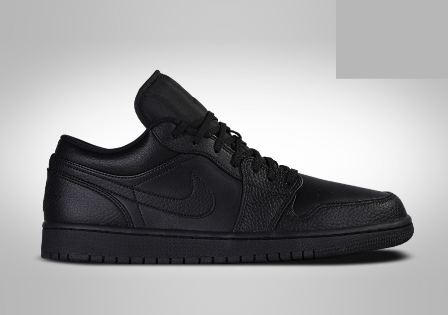 Фото № 1 с приближением к товару «‎Nike Air Jordan 1 Retro Triple »