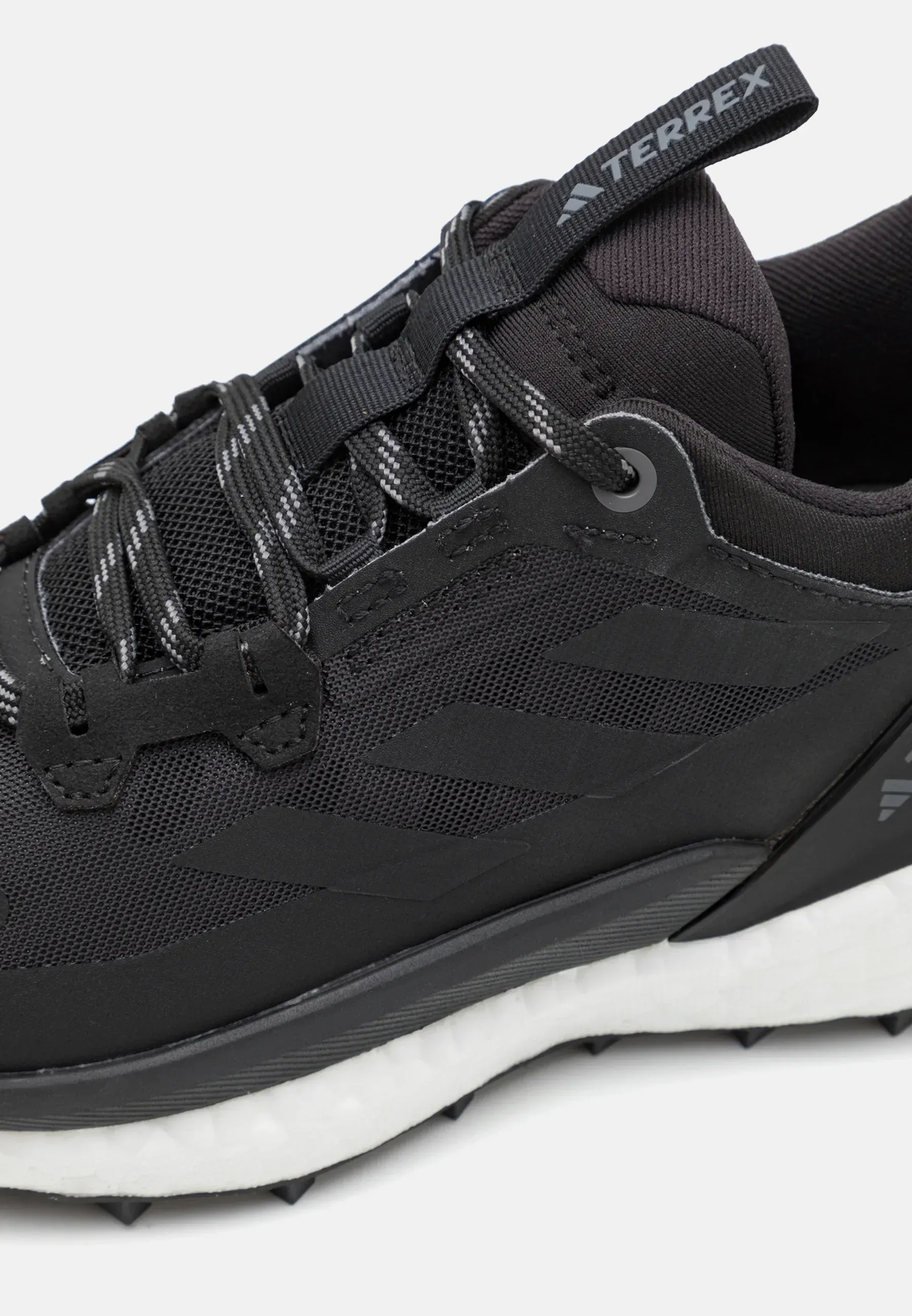 Фото № 4 с приближением к товару «‎TERREX FREE HIKER 2 LOW WOMEN HIKING SHOES»