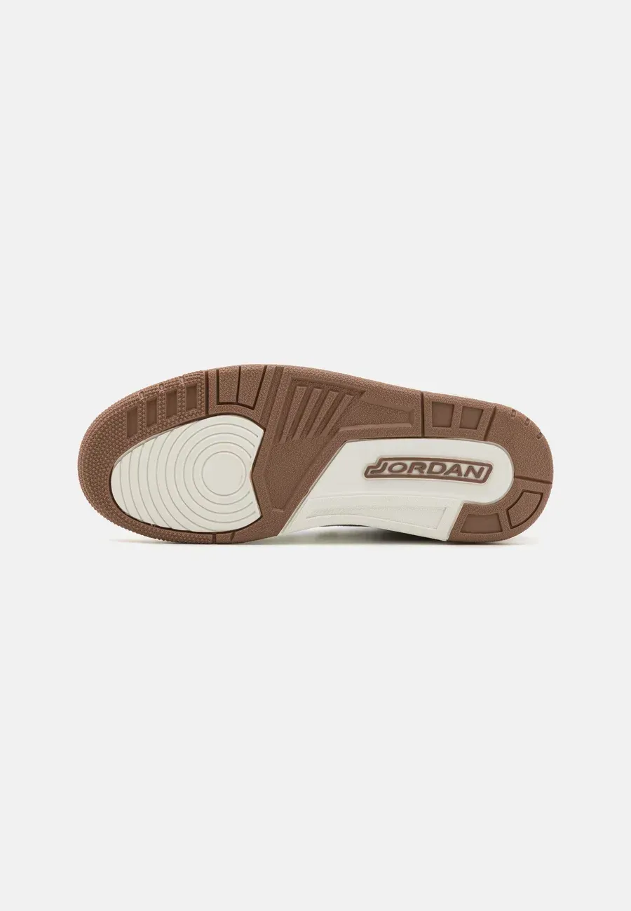 Фото № 4 с приближением к товару «‎AIR JORDAN LEGACY 312 »