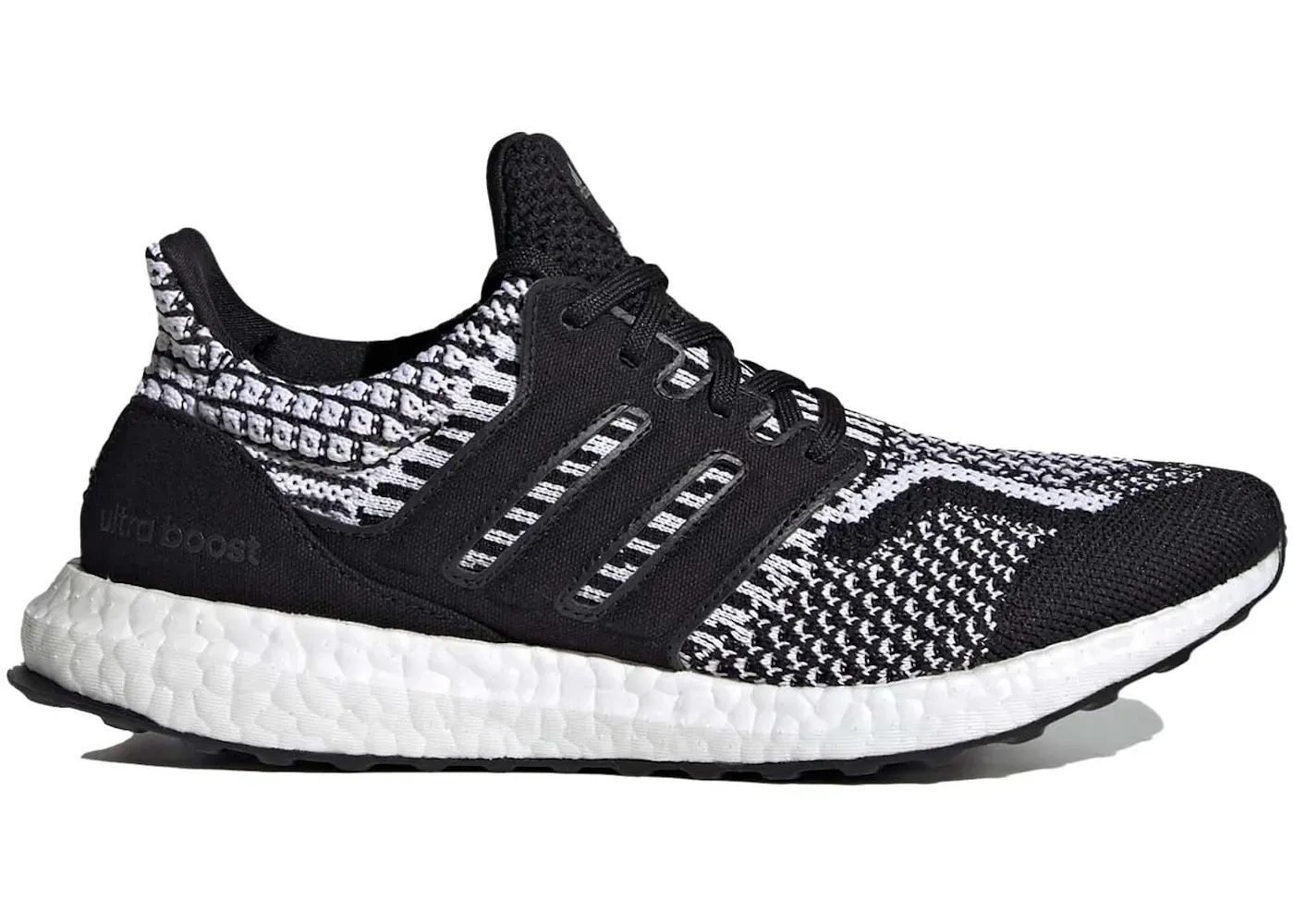 Фото № 1 с приближением к товару «‎adidas Ultra Boost 5.0 DNA Core Black White »