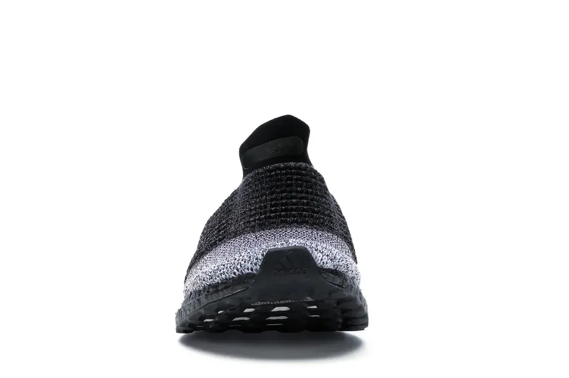 Фото № 2 с приближением к товару «‎adidas Ultra Boost Laceless Mid Black Oreo»