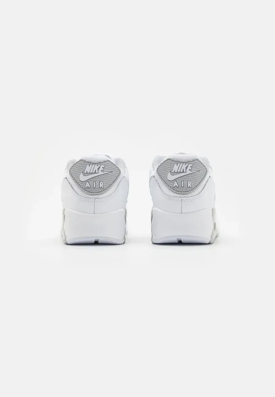Фото № 3 с приближением к товару «‎AIR MAX 90 UNISEX»