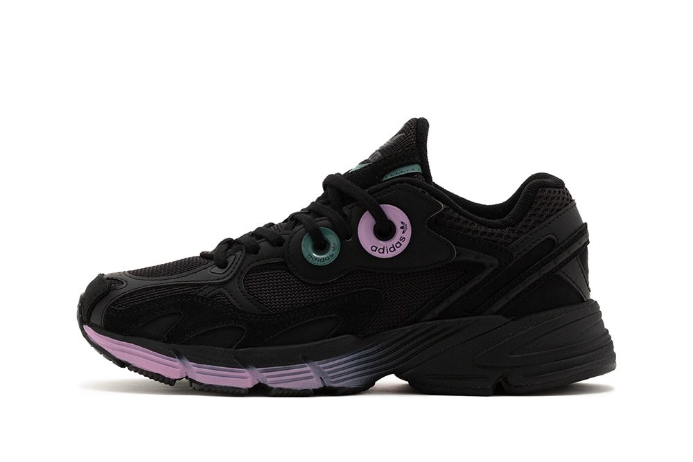 Фото № 1 с приближением к товару «‎Adidas Astir W»