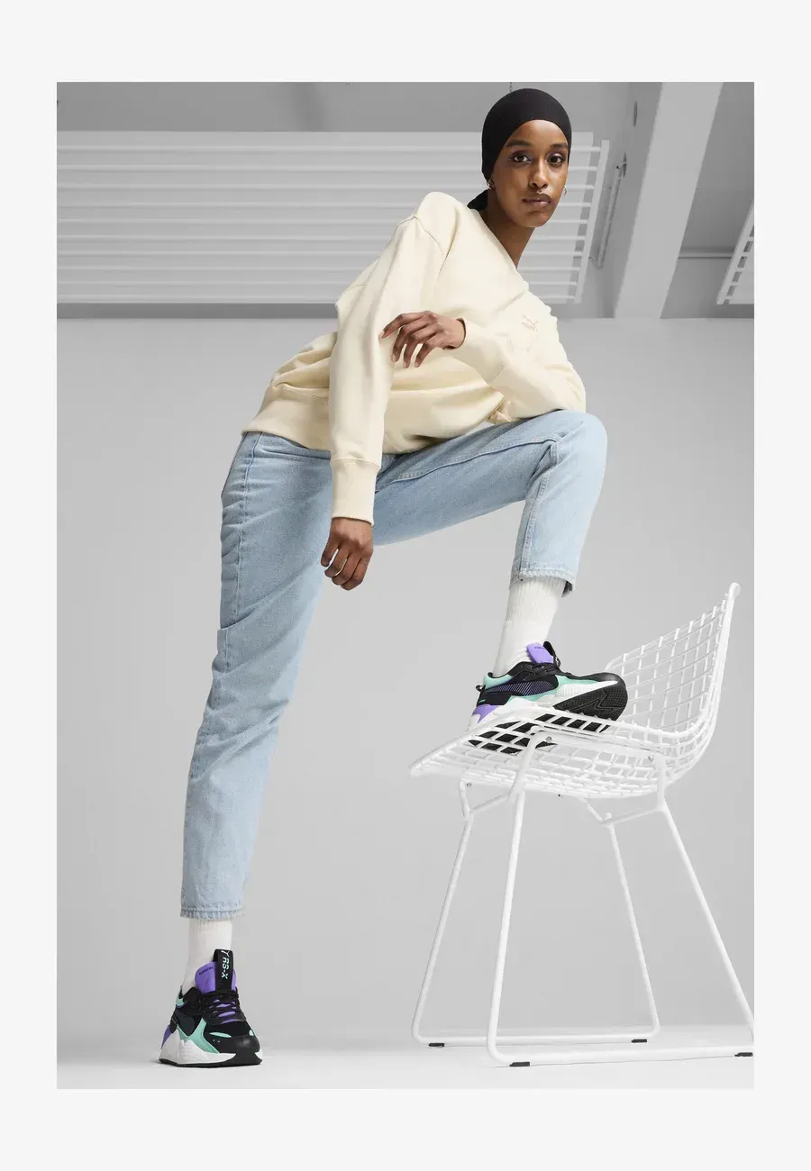 Фото № 2 с приближением к товару «‎RS-X REINVENTION»