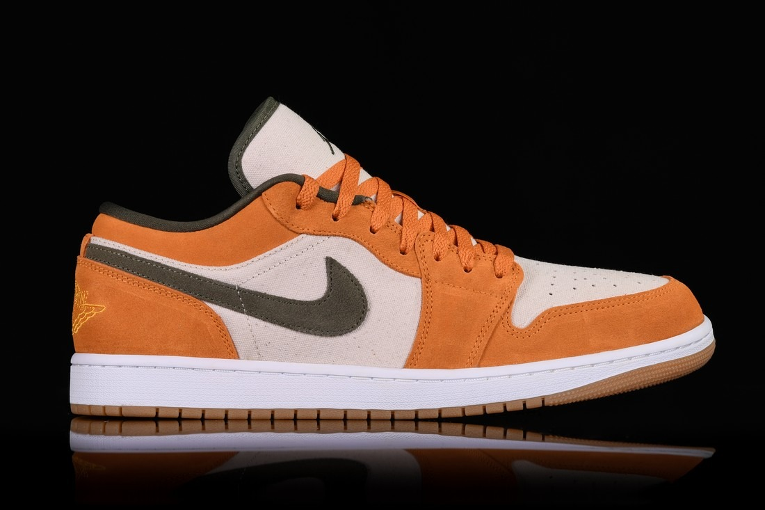 Фото № 3 с приближением к товару «‎Nike Air Jordan 1 Retro SE »