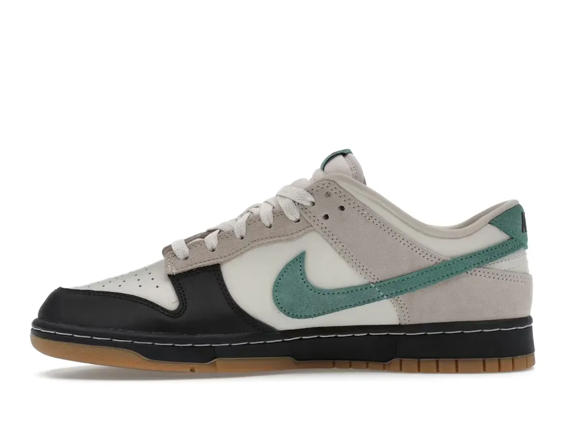 Фото № 3 с приближением к товару «‎Nike Dunk Low»