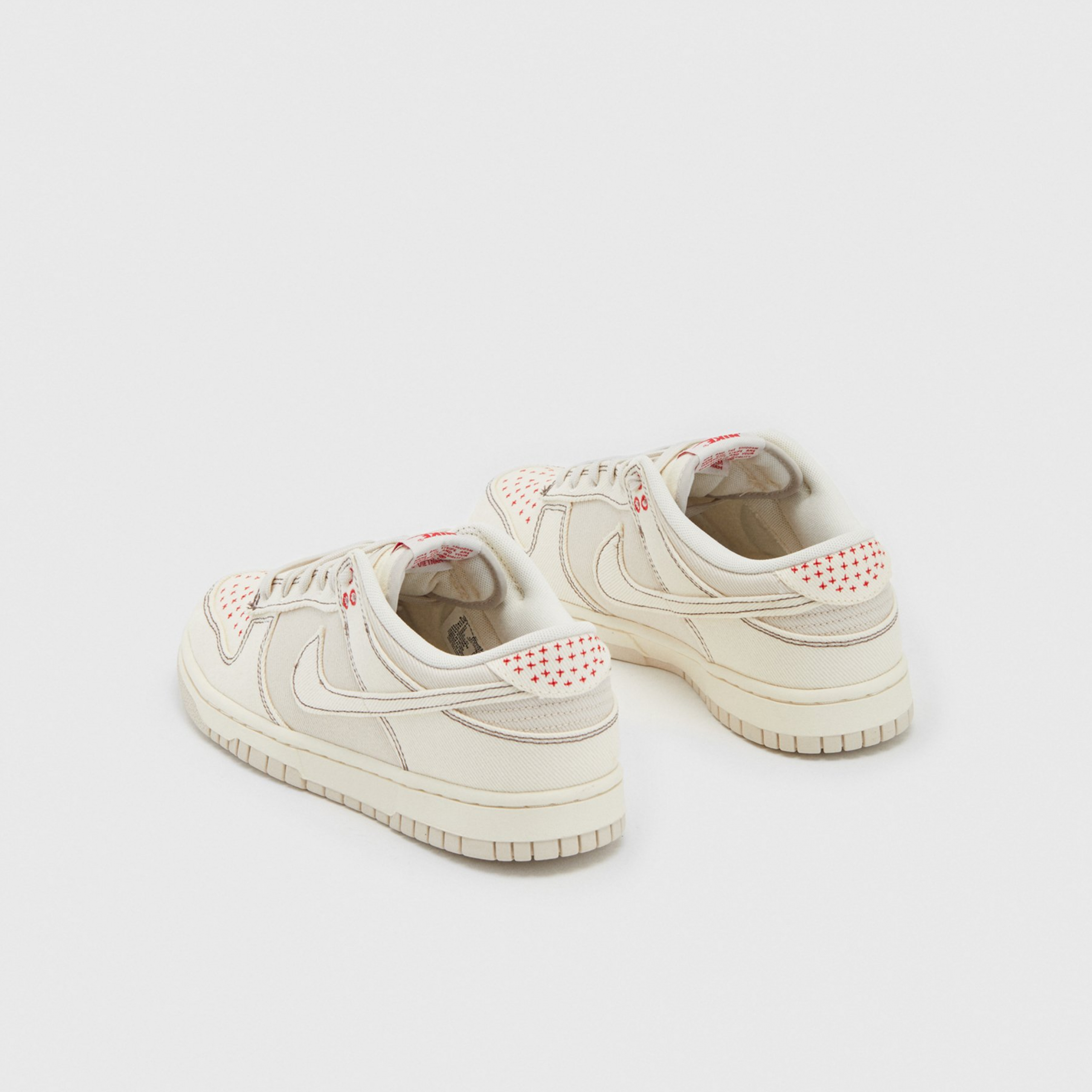 Фото № 3 с приближением к товару «‎Nike Dunk Retro SE DC »