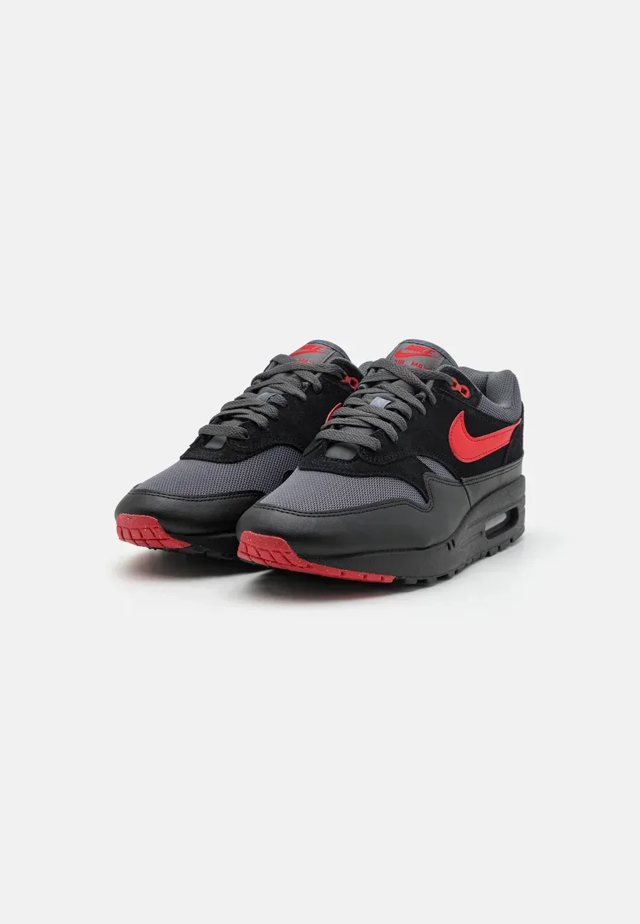 Фото № 2 с приближением к товару «‎AIR MAX 1 »