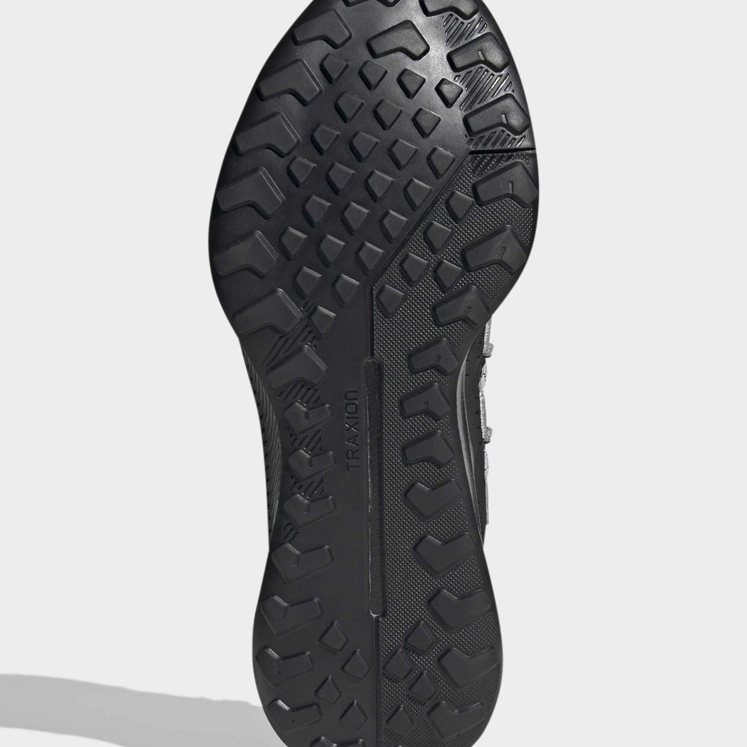 Фото № 5 с приближением к товару «‎Adidas»