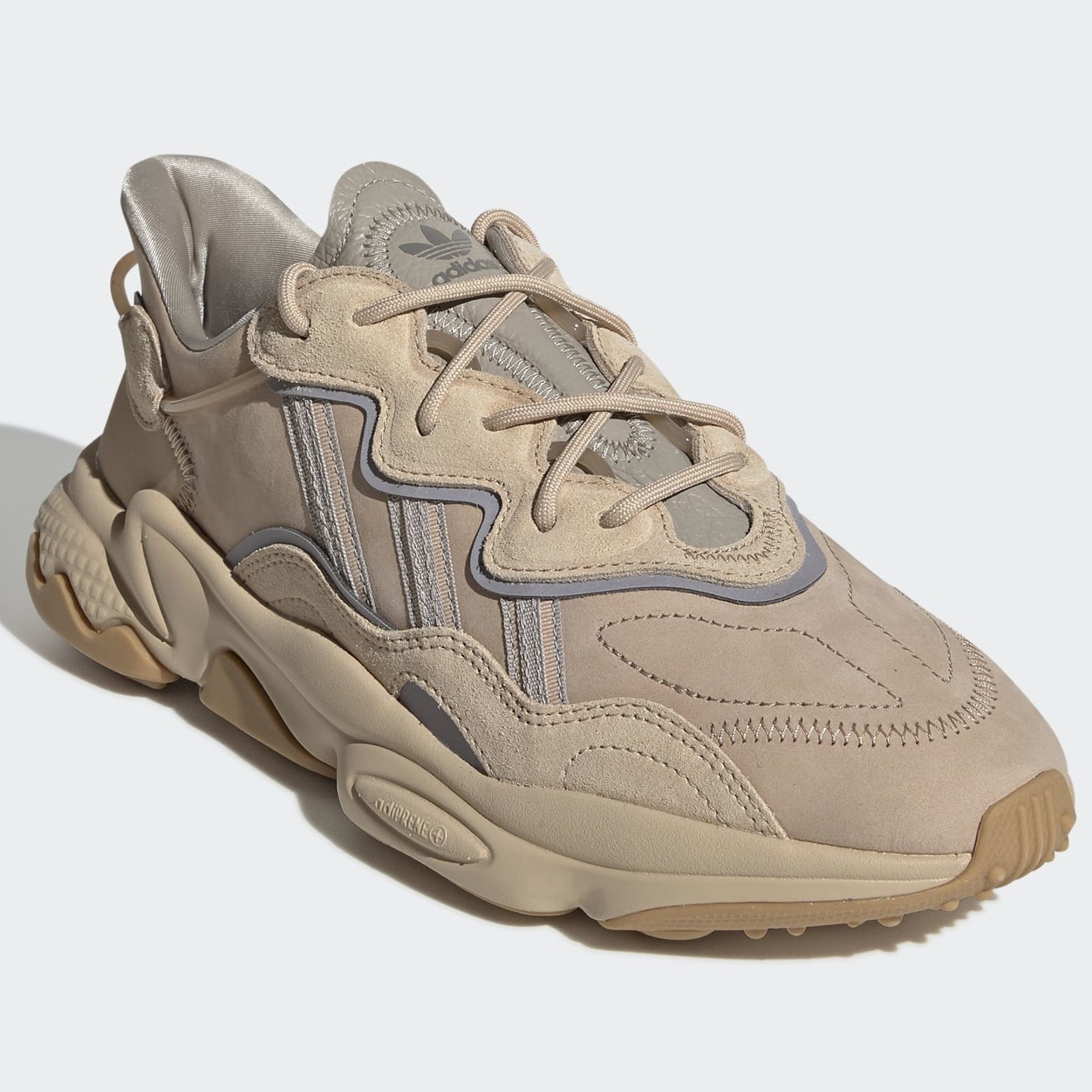 Фото № 5 с приближением к товару «‎Adidas Ozweego »