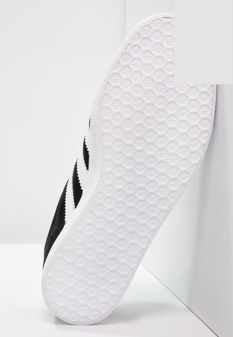 Фото № 4 с приближением к товару «‎Adidas Gazelle »