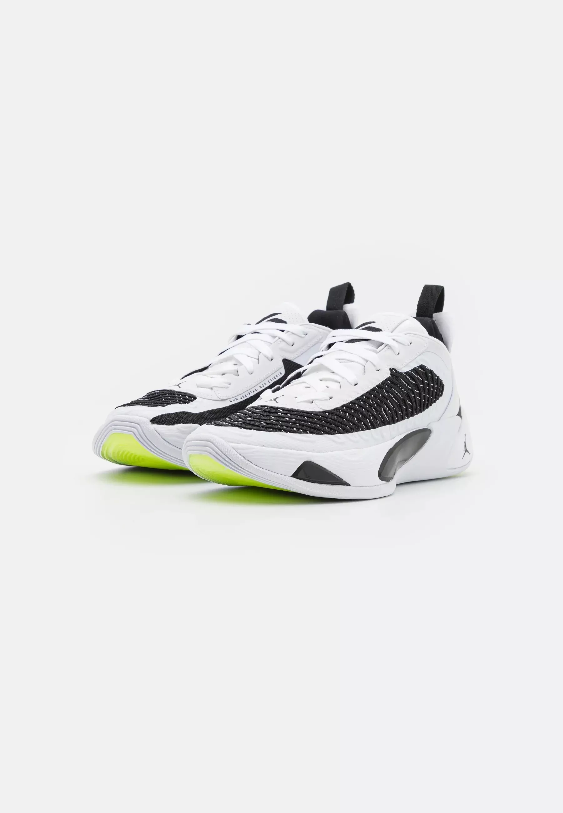 Фото № 3 с приближением к товару «‎LUKA 1»